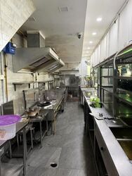 Sims Avenue (D14), Retail #632857091